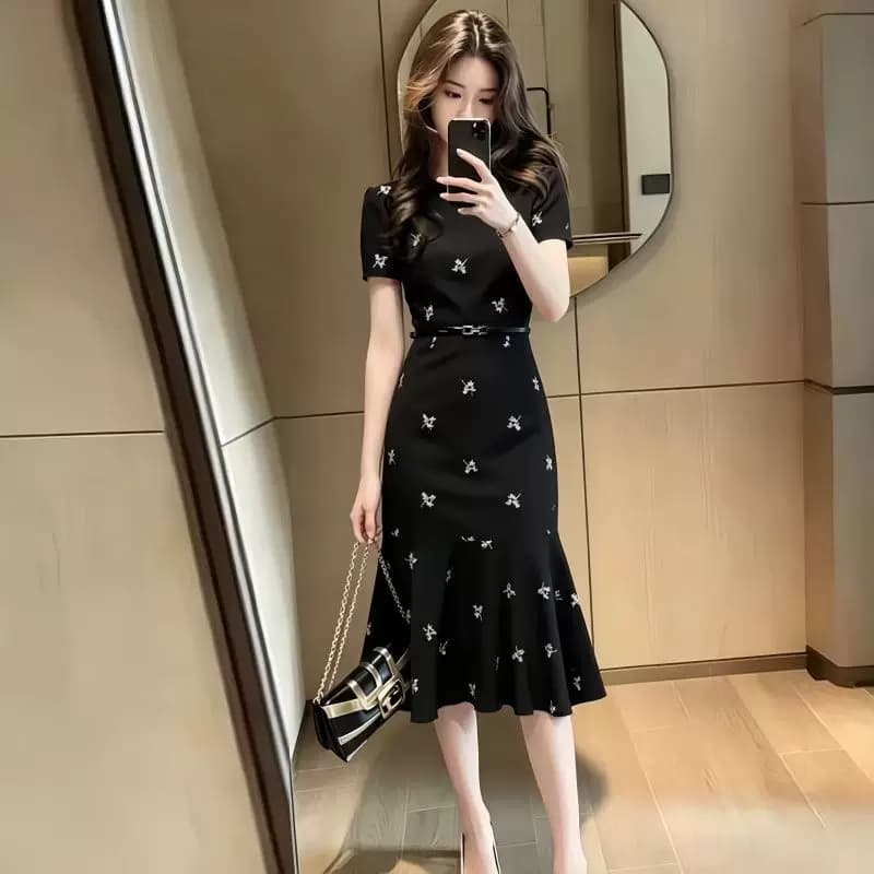 TYK 2026夏季法式绝美连衣裙女气质收腰长裙茶歇裙